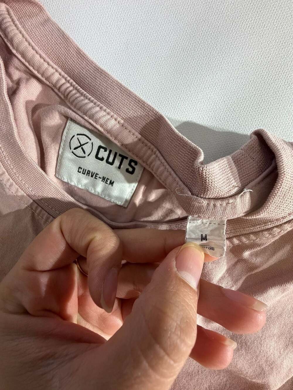 CUTS Curve-Hem Dusty Pink Blush Crewneck T-Shirt Elongated Mens M - Picture 4 of 5